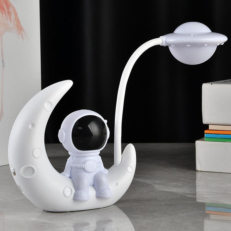 Astronaut Lamp