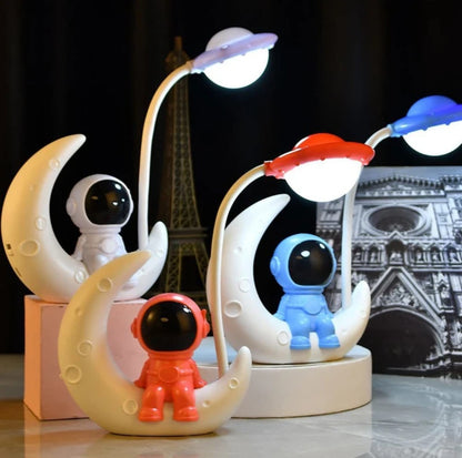 Astronaut Lamp